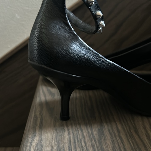 Kenneth Cole black heels with studded ankle strap - Picture 3 of 4
